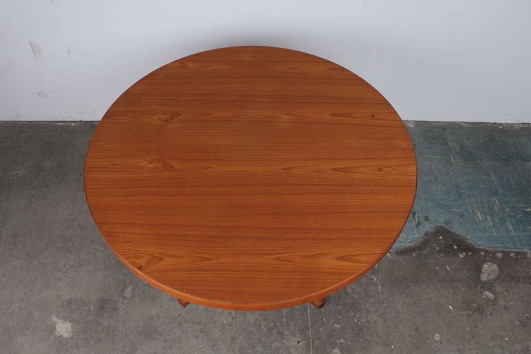 Danish Modern Teak Pedestal Table. In Good Condition In North Hollywood, CA