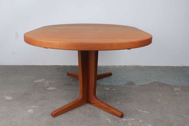 Danish Modern Teak Pedestal Table. 3