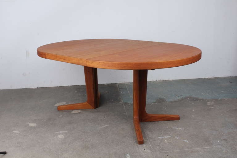 Danish Modern Teak Pedestal Table. 4