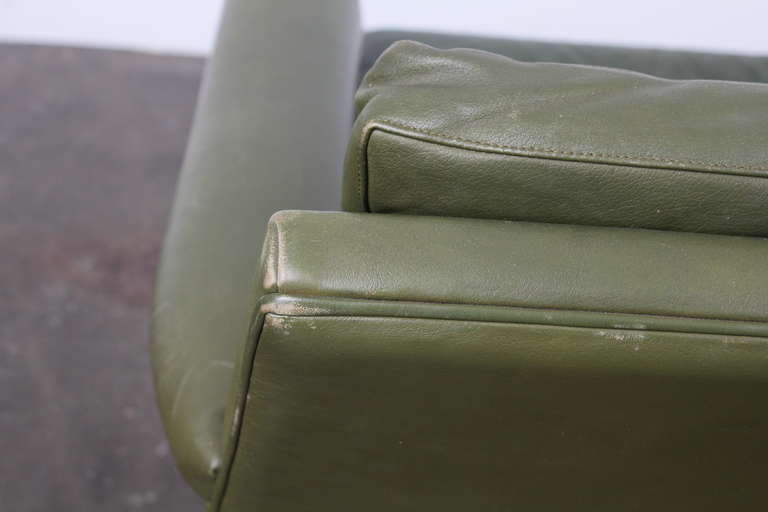 Mid-20th Century Mid-Century Modern Leather Sofa with Metal Legs