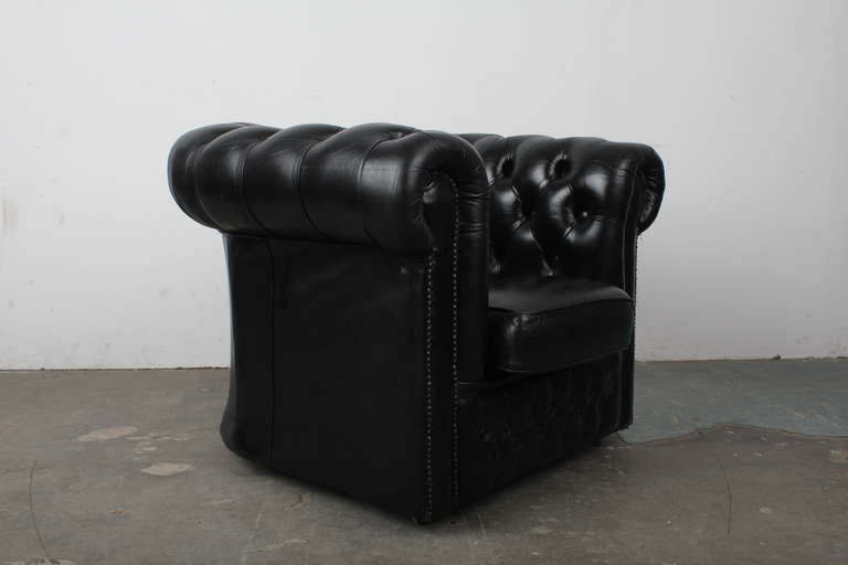 British English Black Leather Vintage Chesterfield Lounge Chair