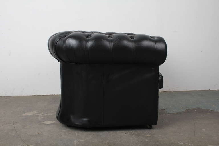 Late 20th Century English Black Leather Vintage Chesterfield Lounge Chair