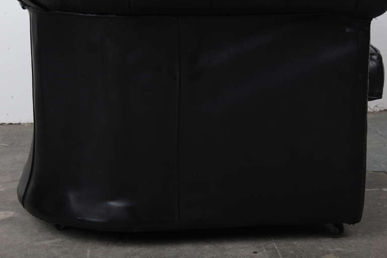 English Black Leather Vintage Chesterfield Lounge Chair 1