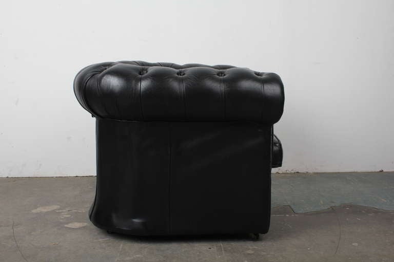 English Black Leather Vintage Chesterfield Lounge Chair 2