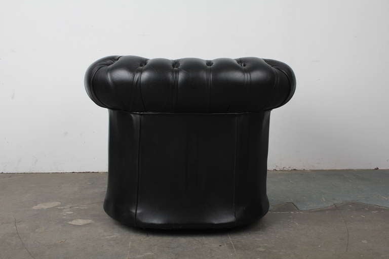 English Black Leather Vintage Chesterfield Lounge Chair 3