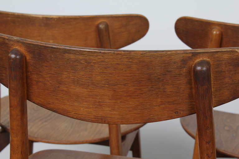 Oak Set of 6 Hans Wegner Ch-30 dining chairs.
