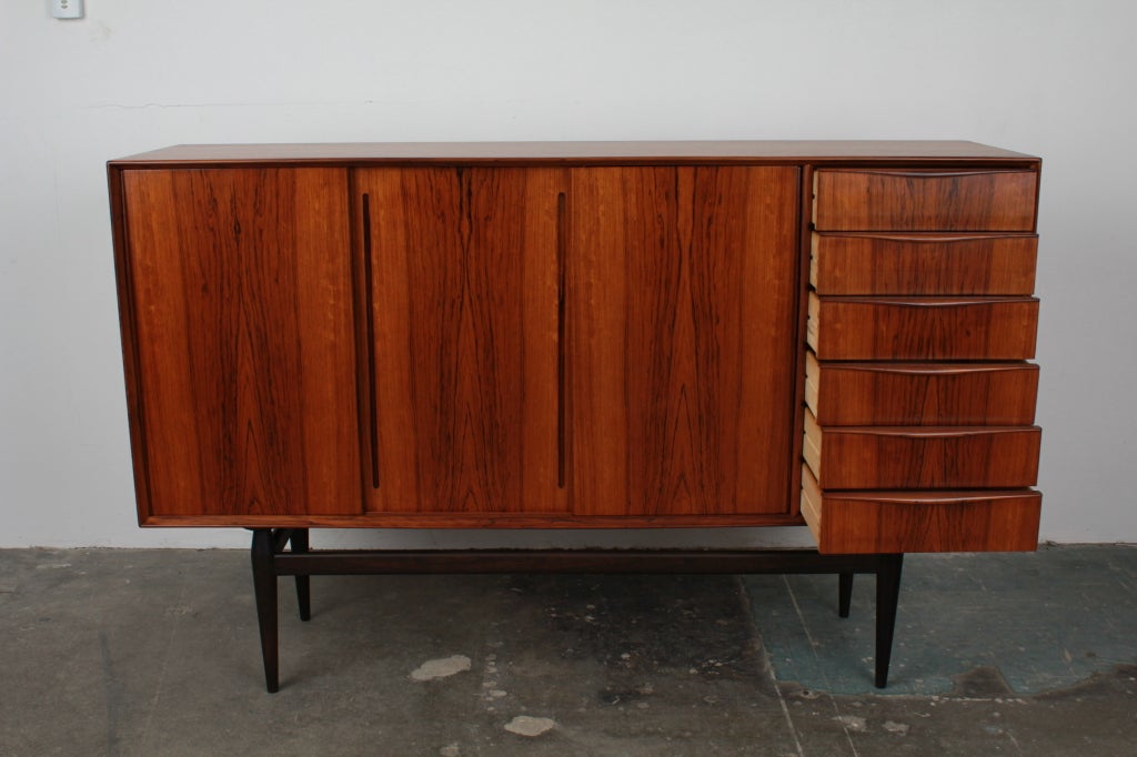 Rare Danish Rosewood Mid Century Modern credenza. 4