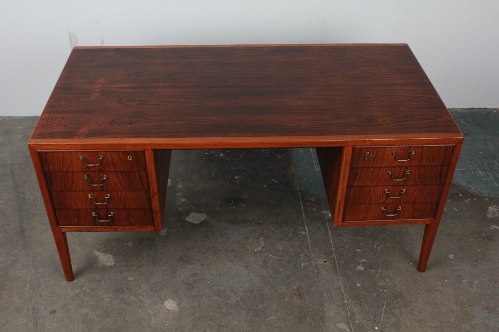 Mid-Century Modern Danish Rosewood Executive Desk In Excellent Condition In North Hollywood, CA