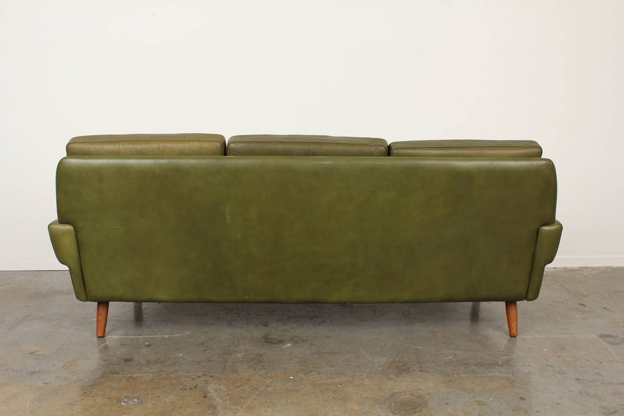 Tufted Mid Century Leather Sofa by Skipper Mobler In Good Condition In North Hollywood, CA