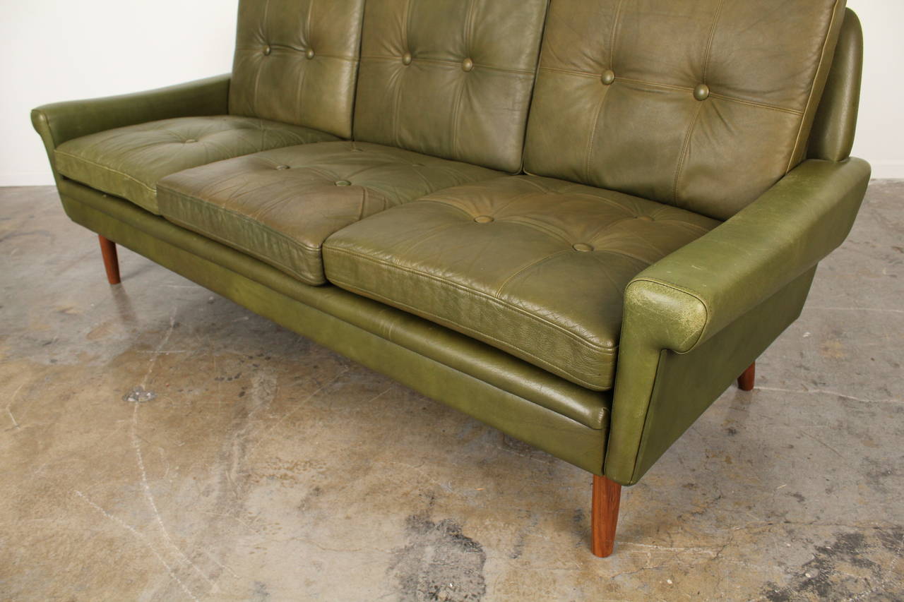 Tufted Mid Century Leather Sofa by Skipper Mobler 2