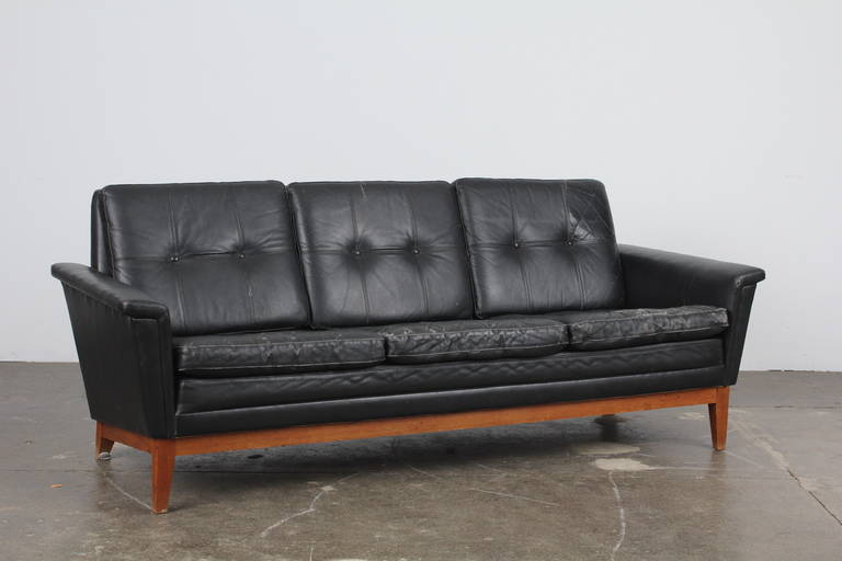 ThreeSeater Black Leather MidCentury Modern Sofa at 1stdibs ThreeSeater Black Leather MidCentury Modern Sofa at 1stdibs