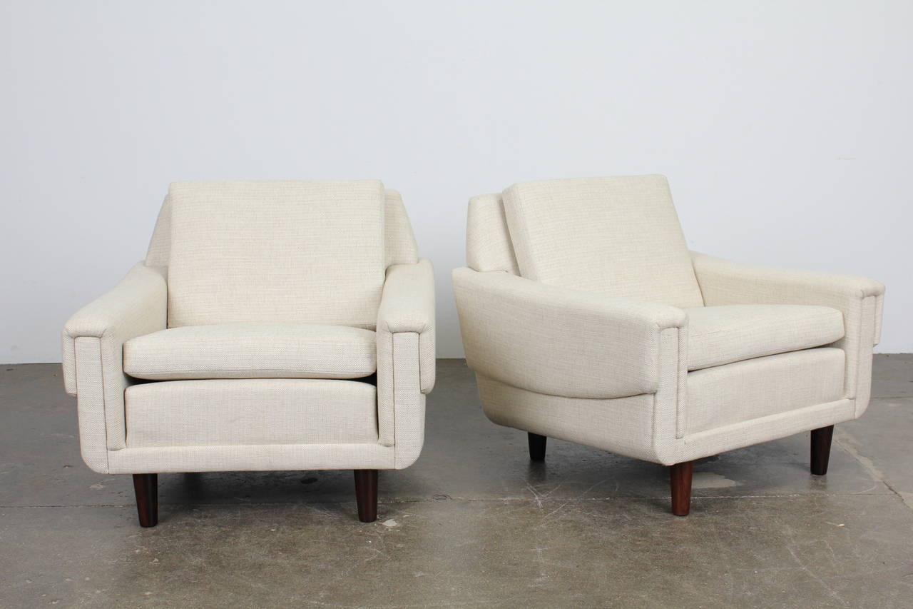 Pair of Off-White Danish Modern, Low Lounge Chairs In Excellent Condition In North Hollywood, CA