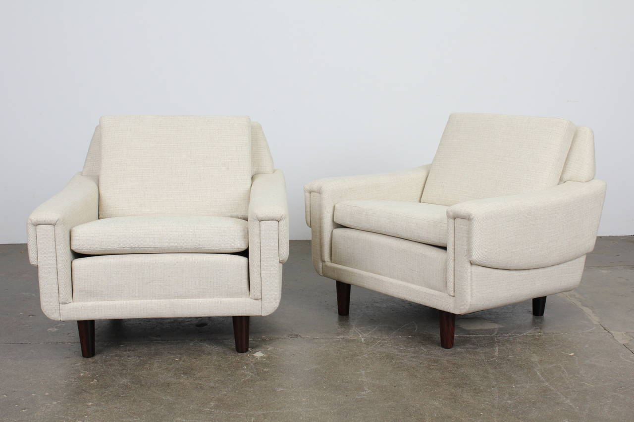 Pair of Off-White Danish Modern, Low Lounge Chairs 3
