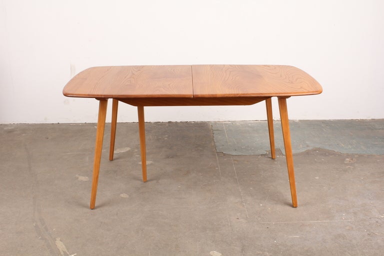 English Mid Century Modern Ercol Solid Elm Dining Set In Excellent Condition In North Hollywood, CA