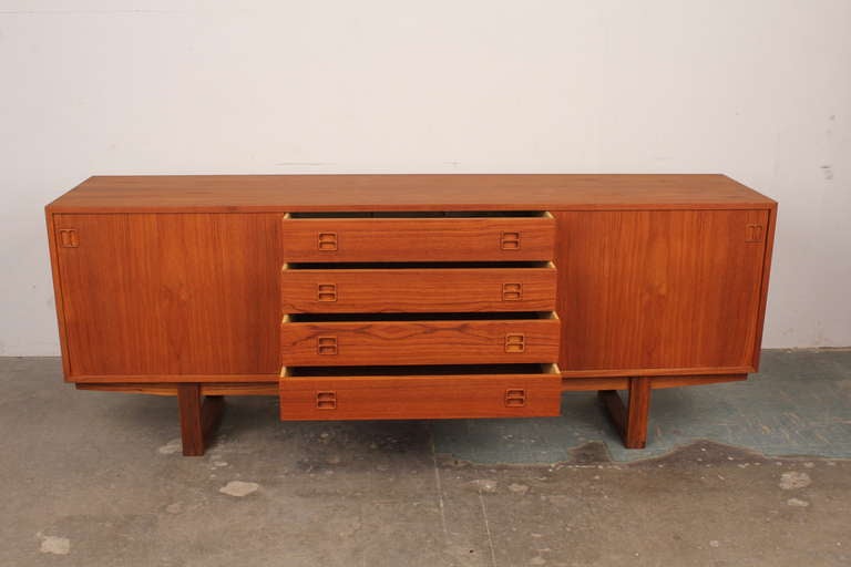 Mid Century Modern Teak Sideboard In Excellent Condition In North Hollywood, CA