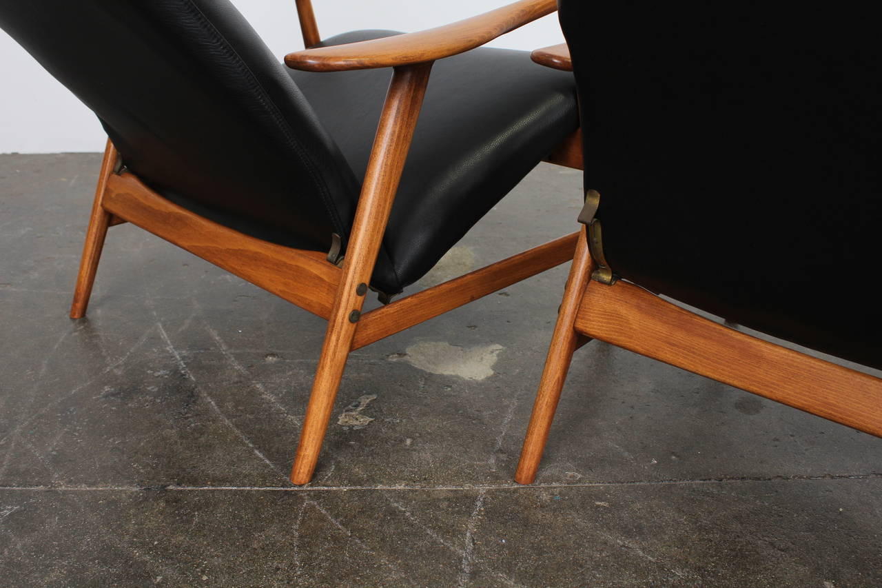 Pair of Black Leather Kontur Chairs by Alf Svensson for DUX 2