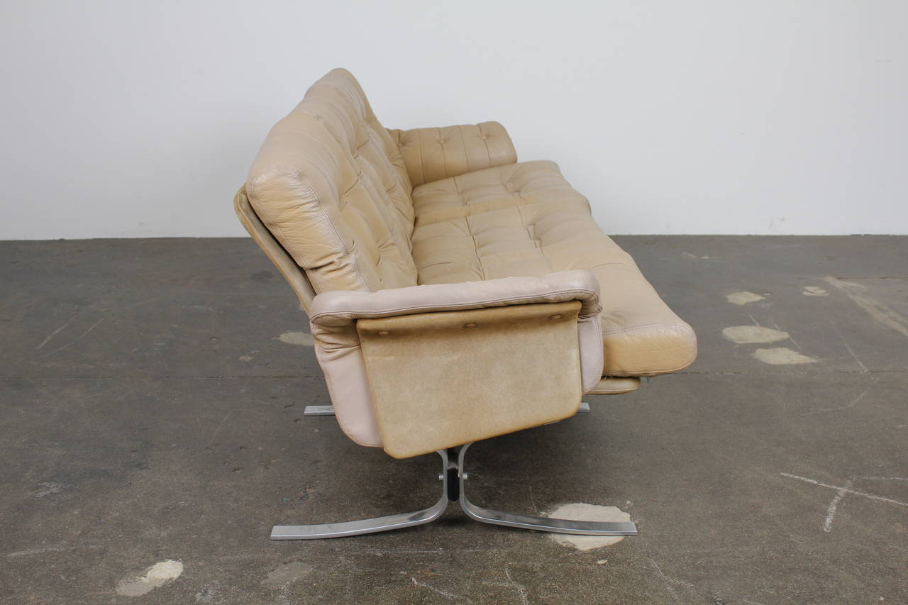 Mid-Century Modern Three-Seat Metal Sofa with Tufted Crème Leather by Ebbe Gehl & Søren Nissen