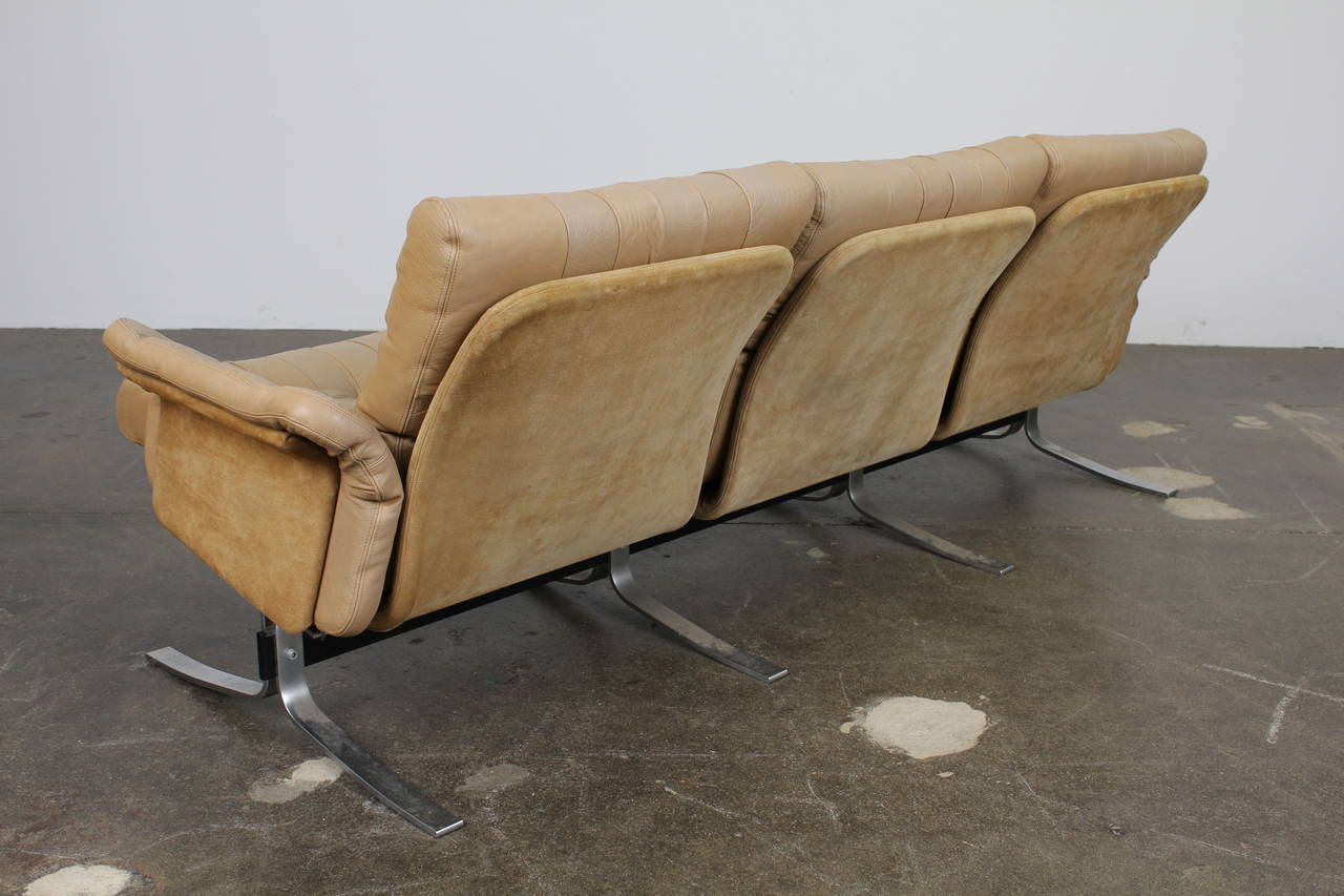 Mid-20th Century Three-Seat Metal Sofa with Tufted Crème Leather by Ebbe Gehl & Søren Nissen