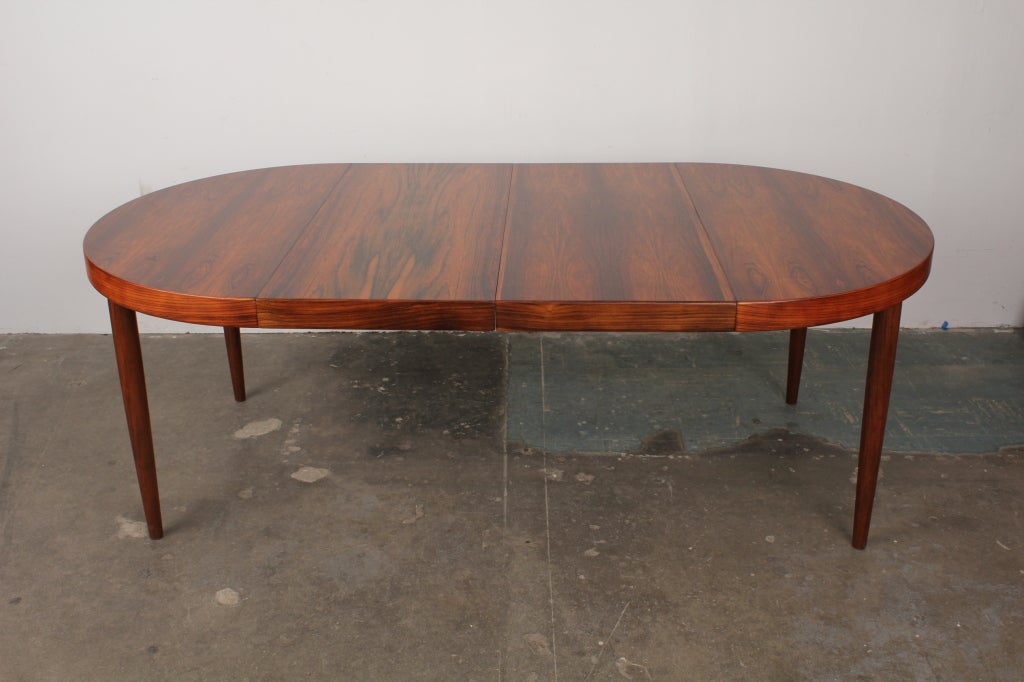 Rosewood Round Danish Mid Century Modern Dining Table At 1stdibs Rosewood Round Danish Mid Century Modern Dining Table 3