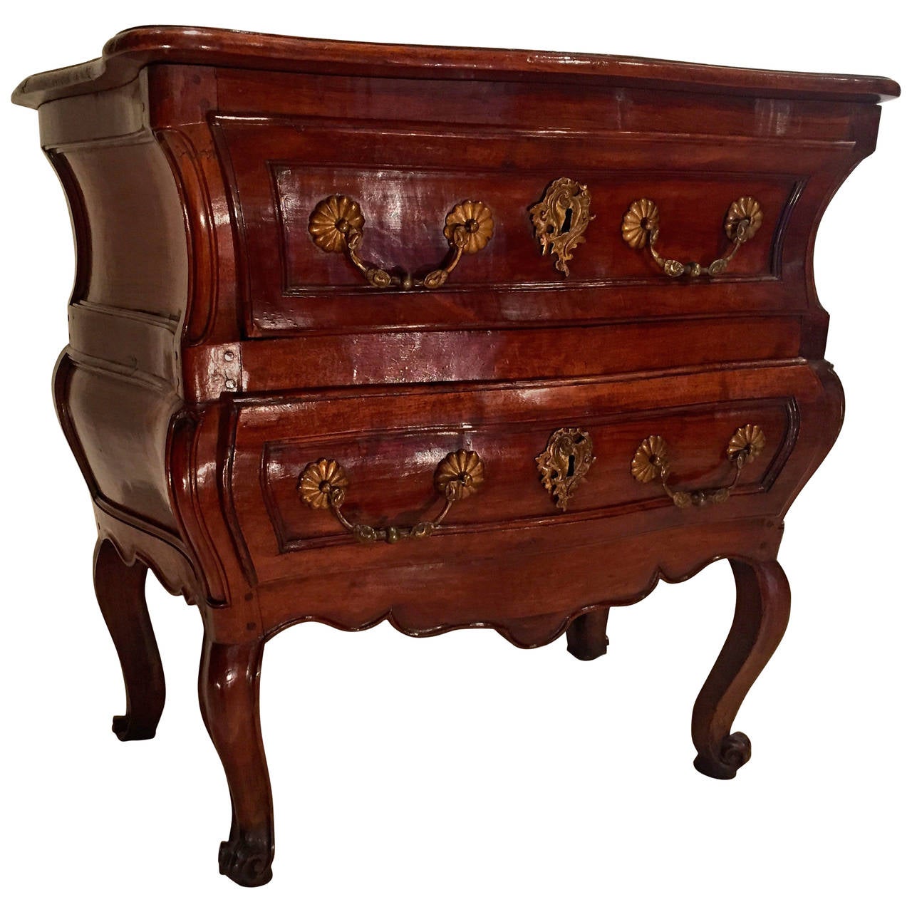 French Small Commode, Bordeaux circa 1730 For Sale