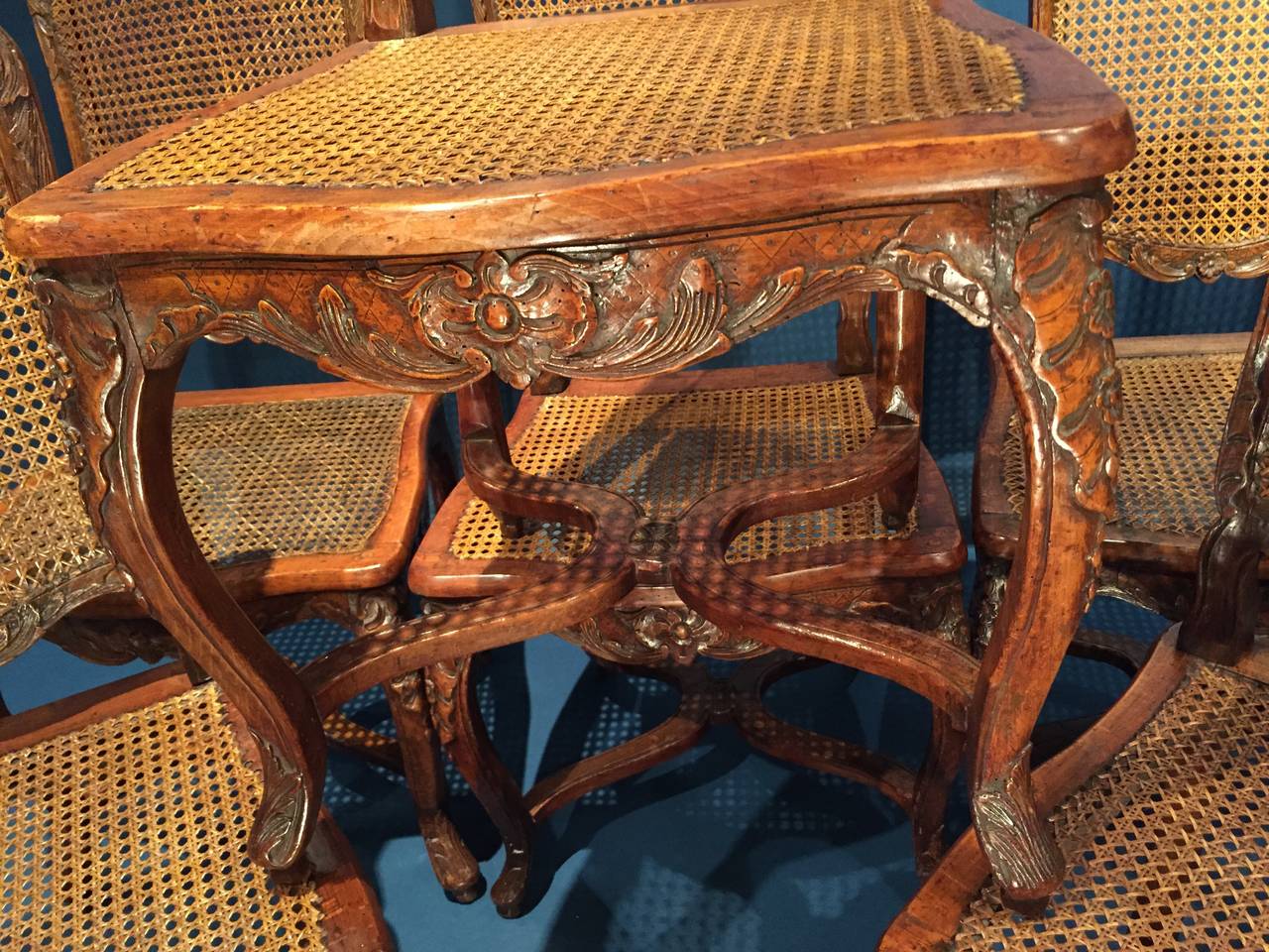 French Suite of Six Chairs, Paris Régence Period, circa 1720 In Excellent Condition For Sale In Isle sur la Sorgue, Provence