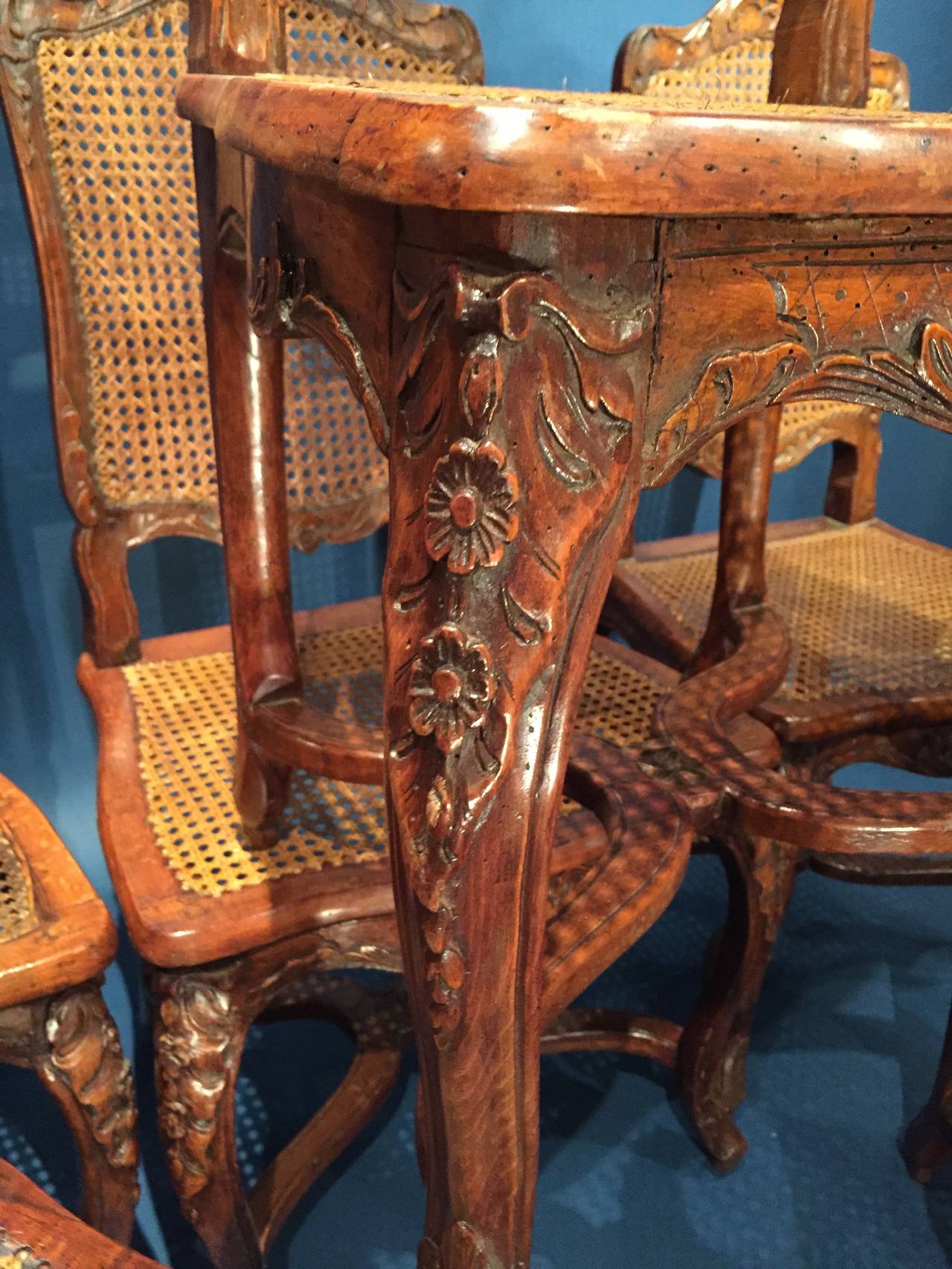18th Century and Earlier French Suite of Six Chairs, Paris Régence Period, circa 1720 For Sale
