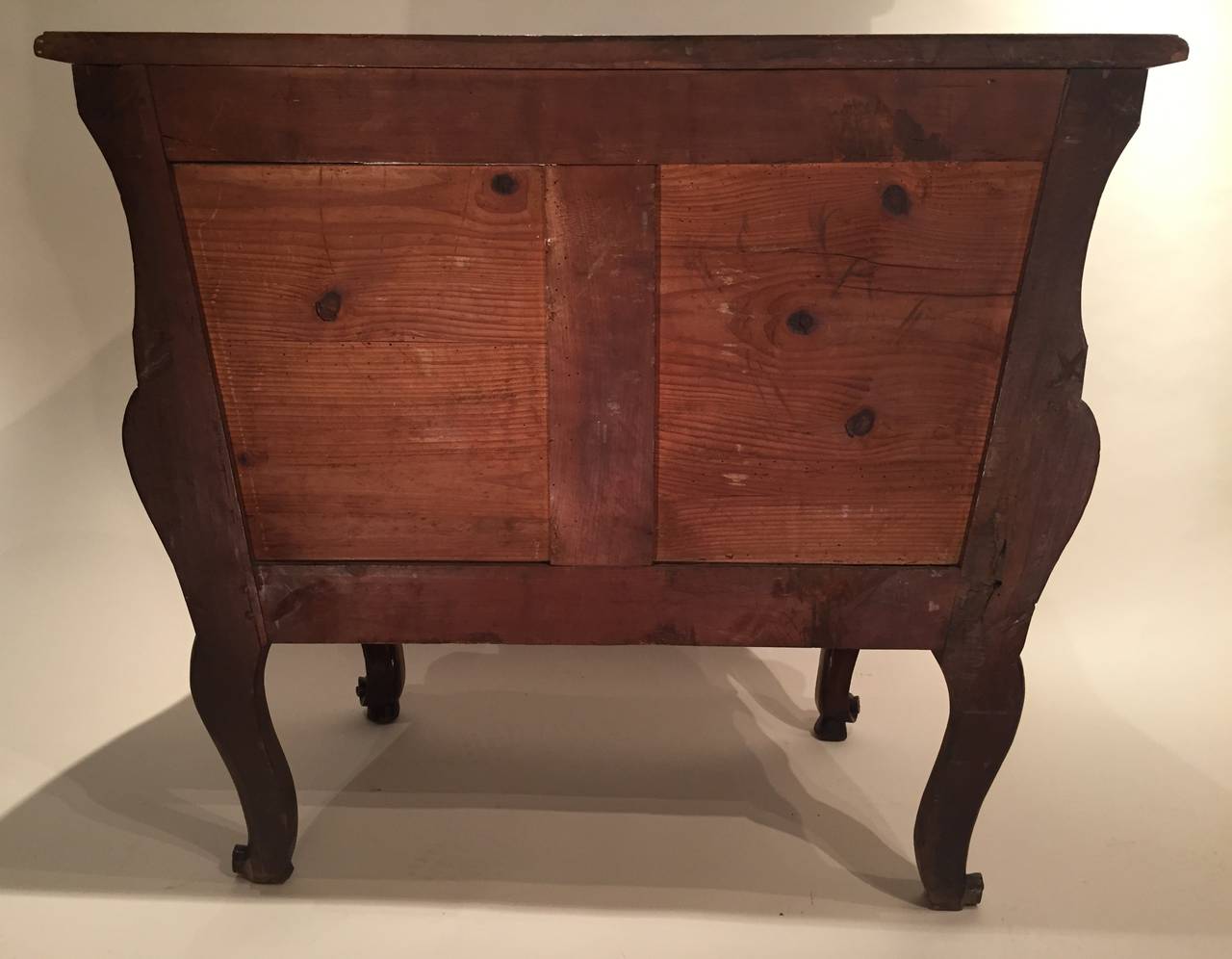 French Small Commode, Bordeaux circa 1730 For Sale 3
