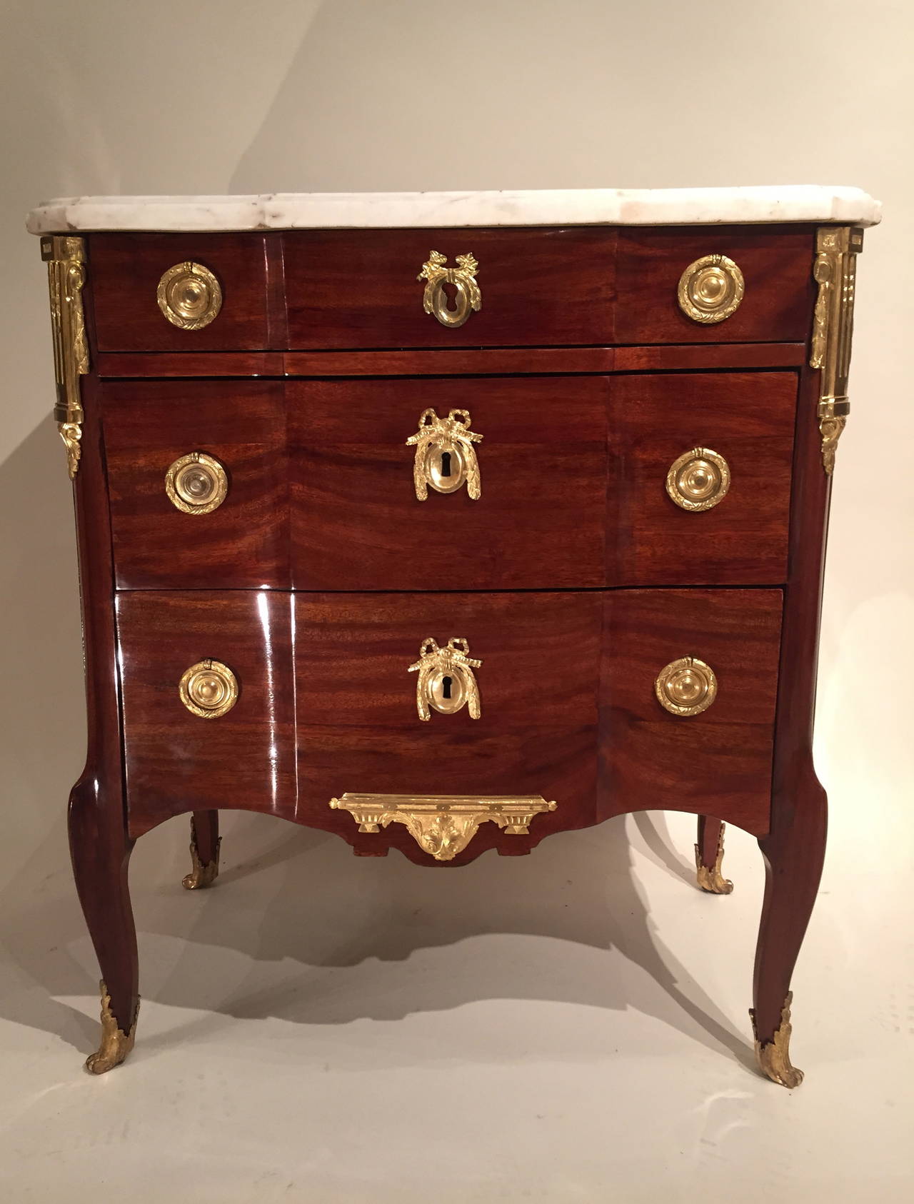 French Fine 18th Century Small Commode Stamped J.F Leleu, Paris, circa 1765
