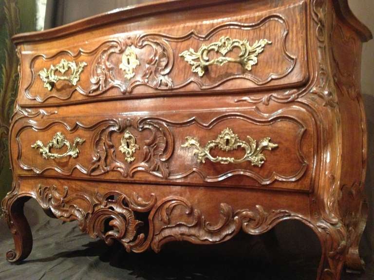 Exceptional French Provence (Nîmes) Commode Louis XV
