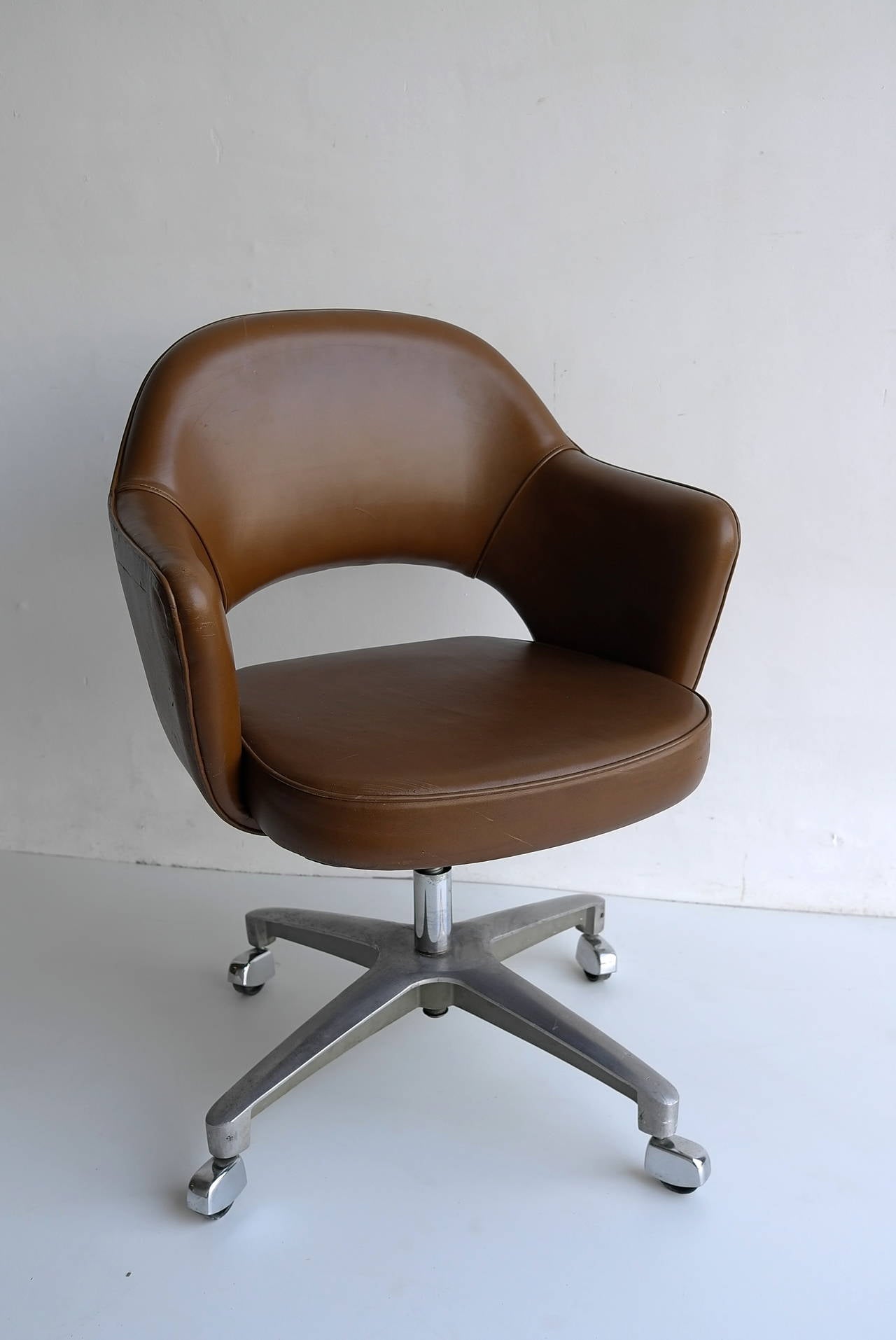 Late 20th Century Eero Saarinen Swivel Office Armchair for Knoll
