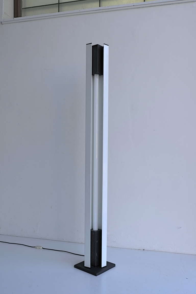 Métal Ettore Sottsass lampadaire blanc Moonlight n° 14104, Italie, années 1970 en vente