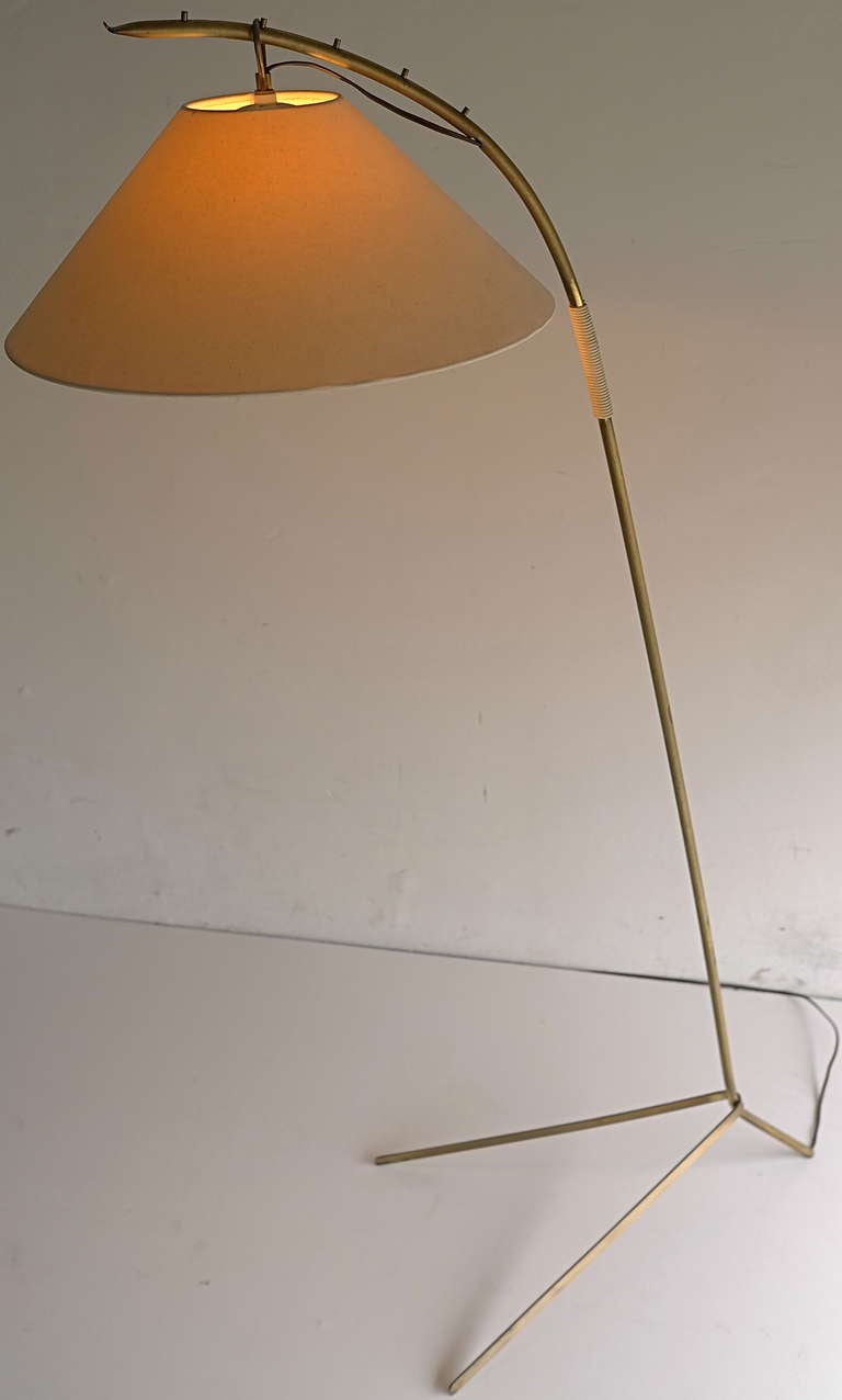 JT Kalmar adjustable floorlamp Austria, 1950s

Height 145cm, diameter hood 45cm