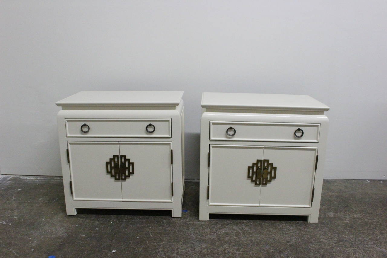 Pair of White Lacquer Nightstands by Century at 1stdibs