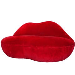 canapé rouge "Hot Lips" (lèvres chaudes)