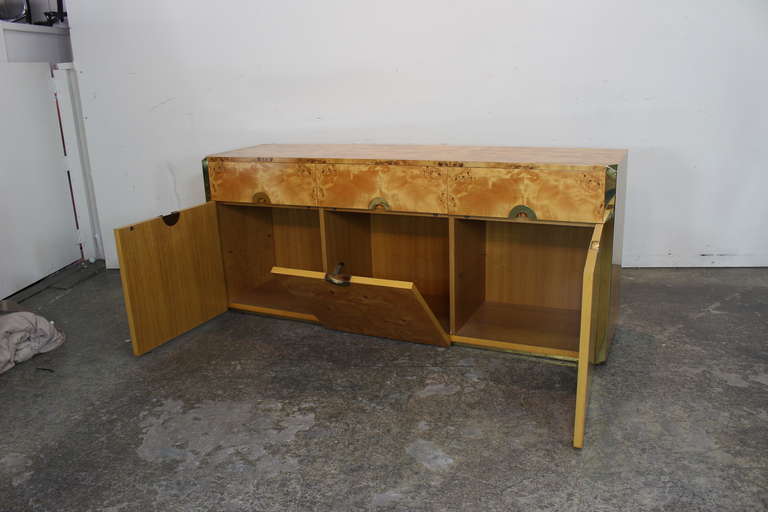 Credenza in Exotic Burl by Willy Rizzo In Good Condition In Dallas, TX