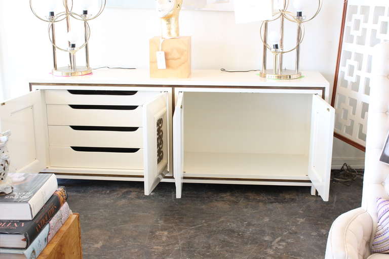 White Lacquer Credenza by Mastercraft In Excellent Condition In Dallas, TX