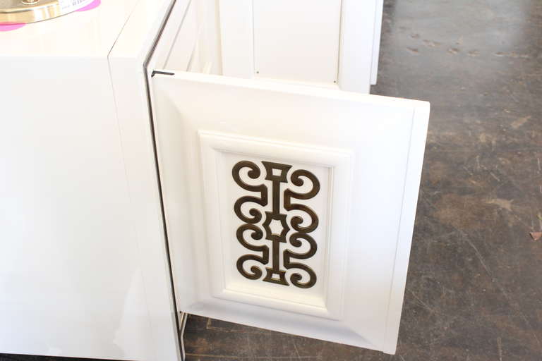 Late 20th Century White Lacquer Credenza by Mastercraft