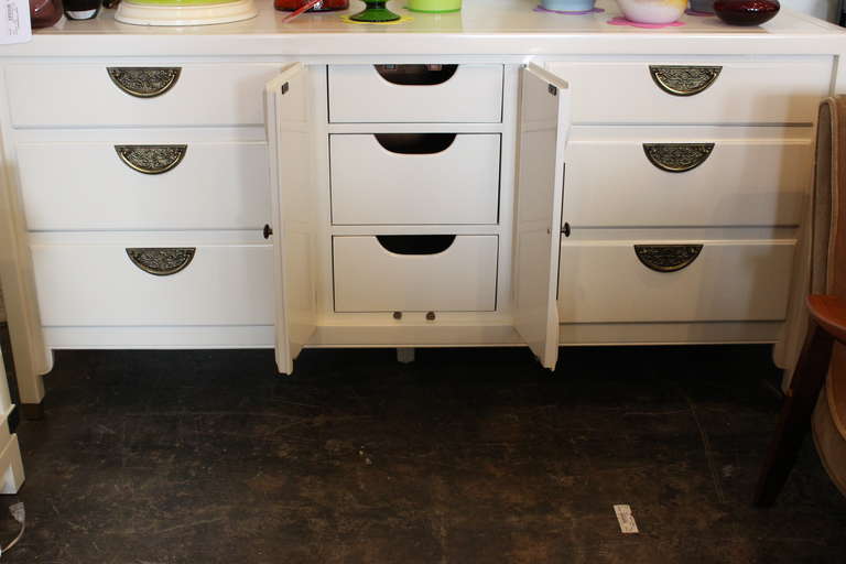 White Lacquer Dresser by Century In Excellent Condition In Dallas, TX