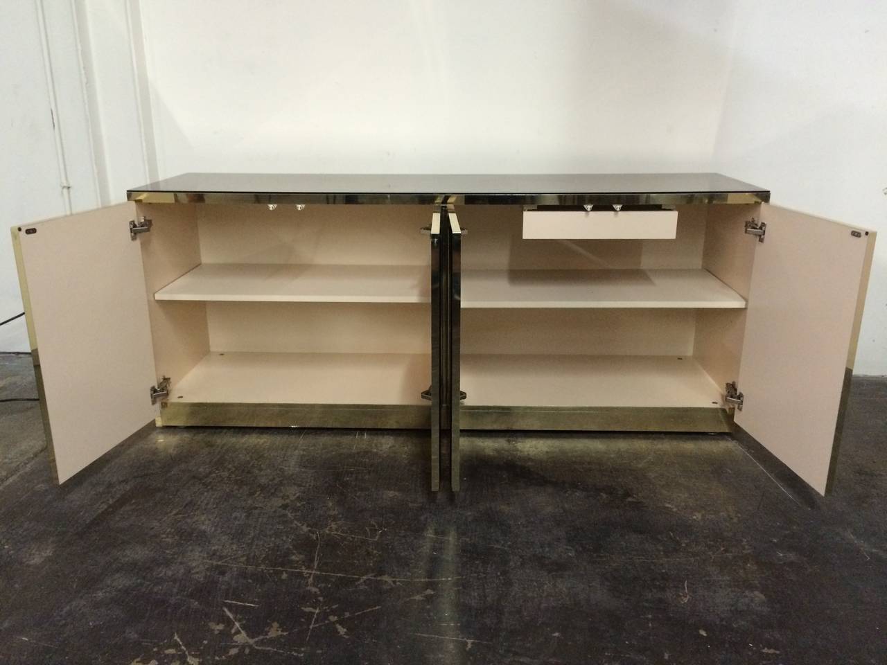 ello credenza