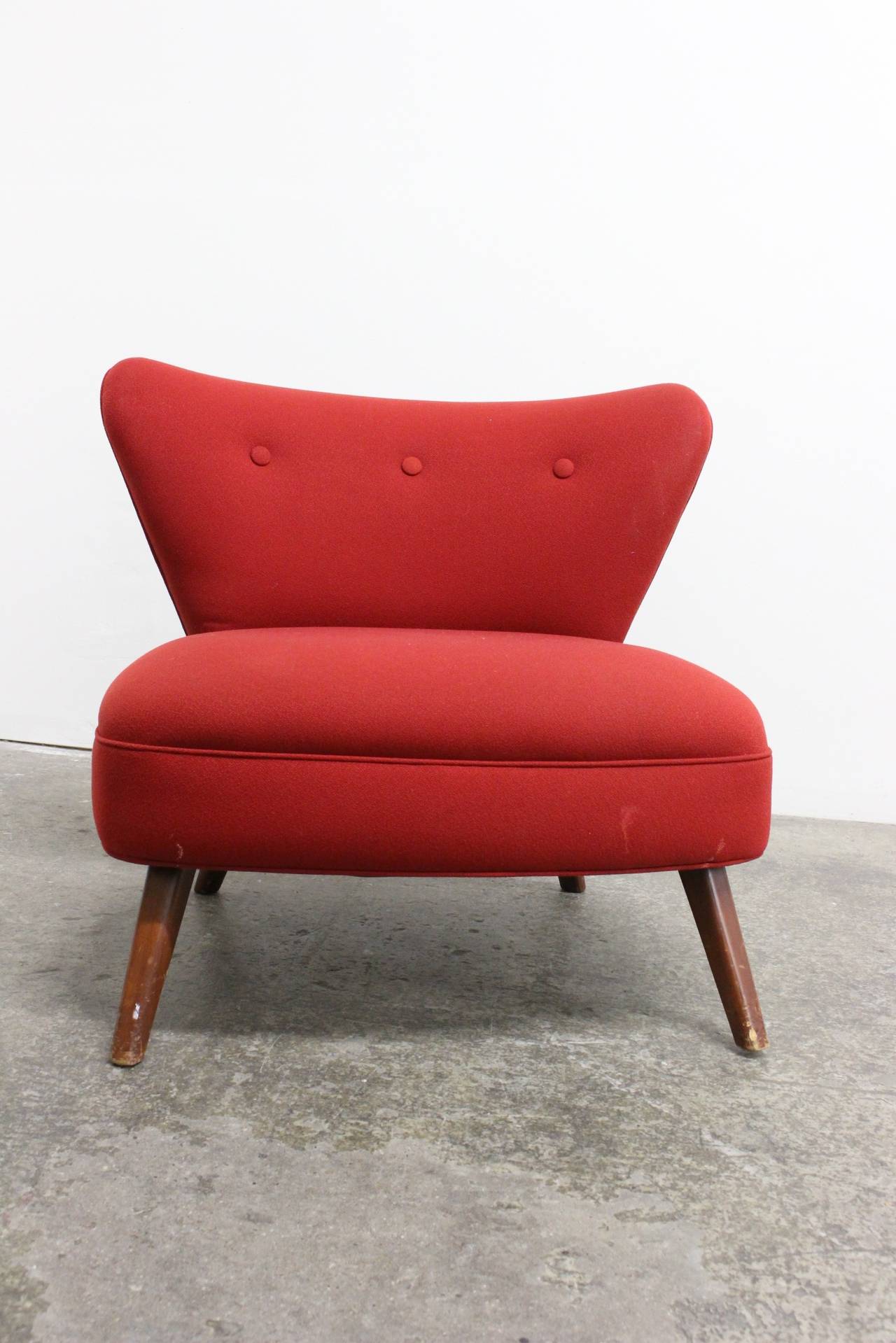 American Pair of 1940s Red Wingback Slipper Chairs in the Style of Gilbert Rohde