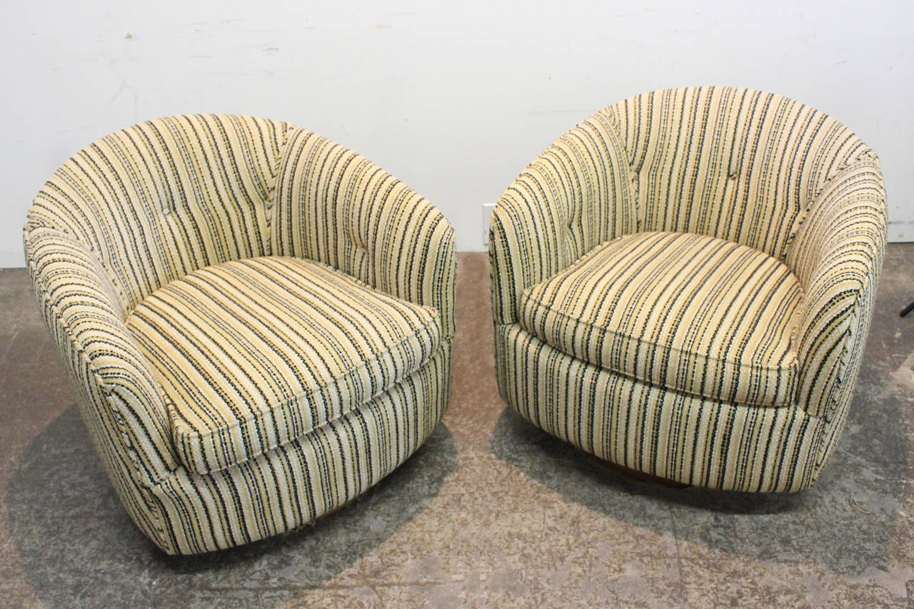Mid-Century Modern Pair Swivel Chairs by Milo Baughman