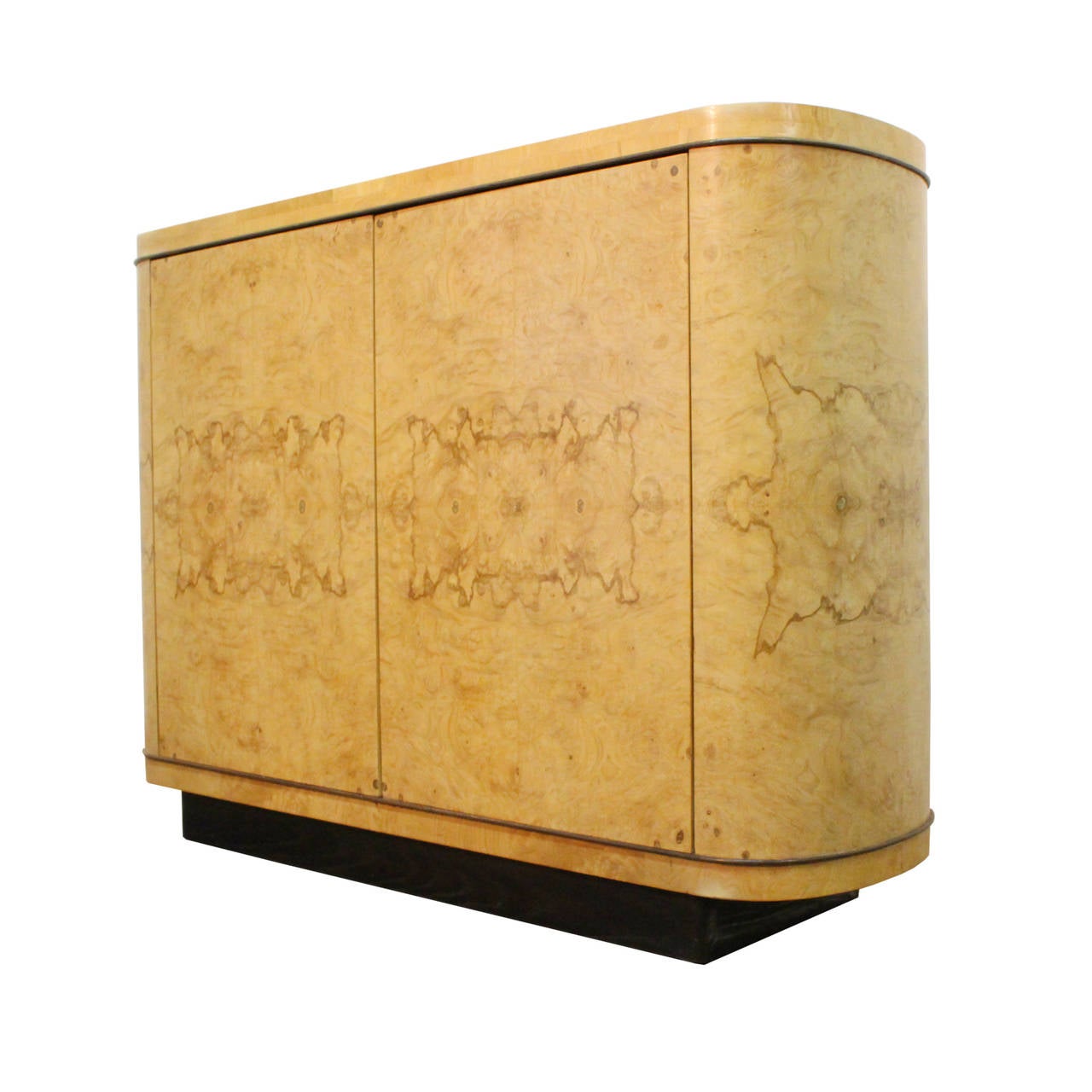 Milo Baughman gorgeous credenza. Perfect size for an entry. Matchbook burl wood. Cabinet doors open up to storage with shelving.

Dimemsions: 44