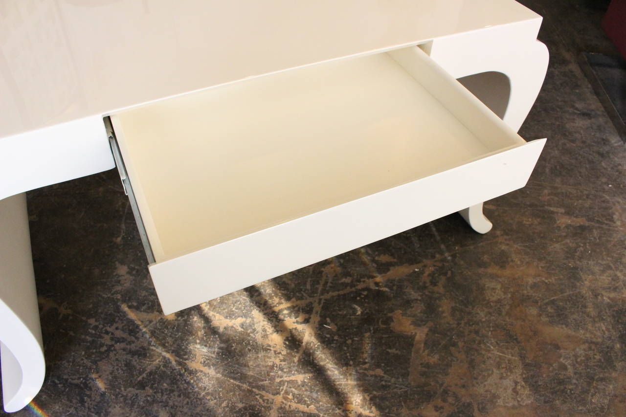 White Lacquered Desk 2