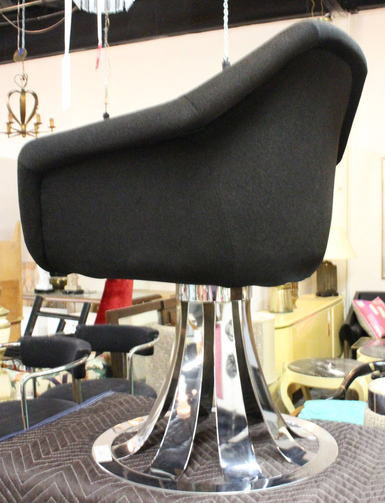 Modern Chrome Swivel Chair 1