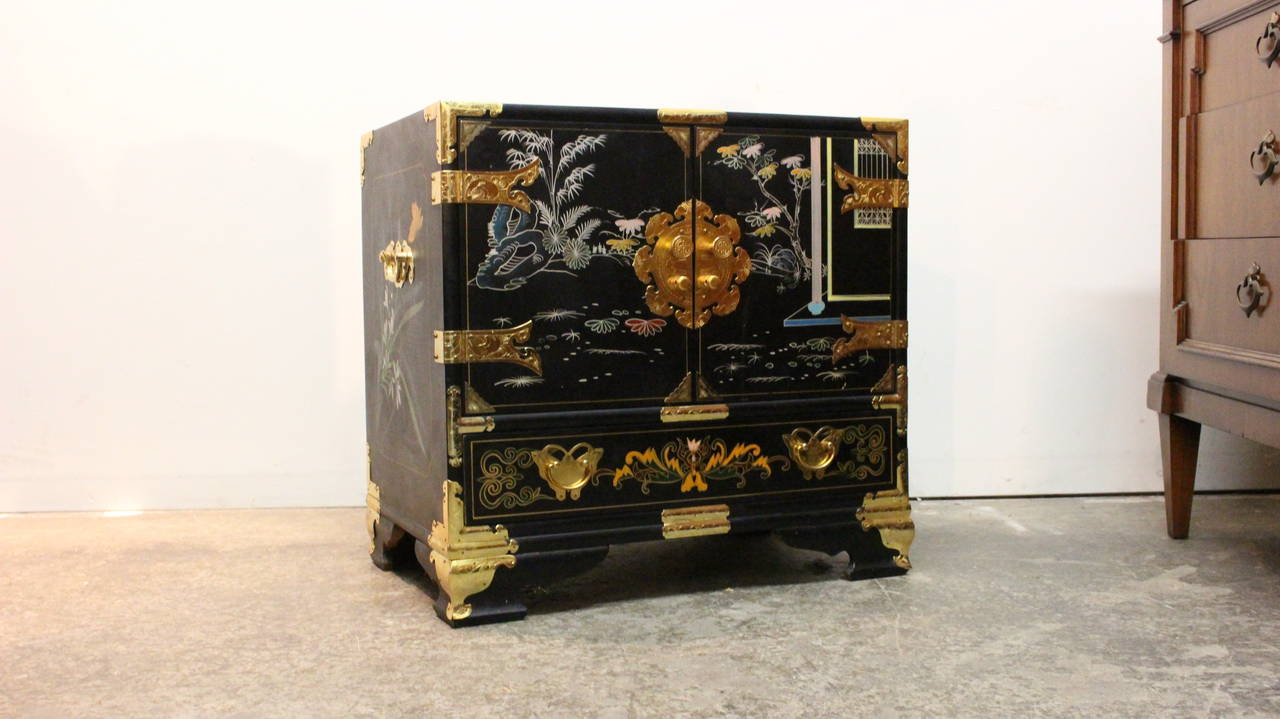 Chinoiserie Pair of Hand-Painted Asian Nightstands