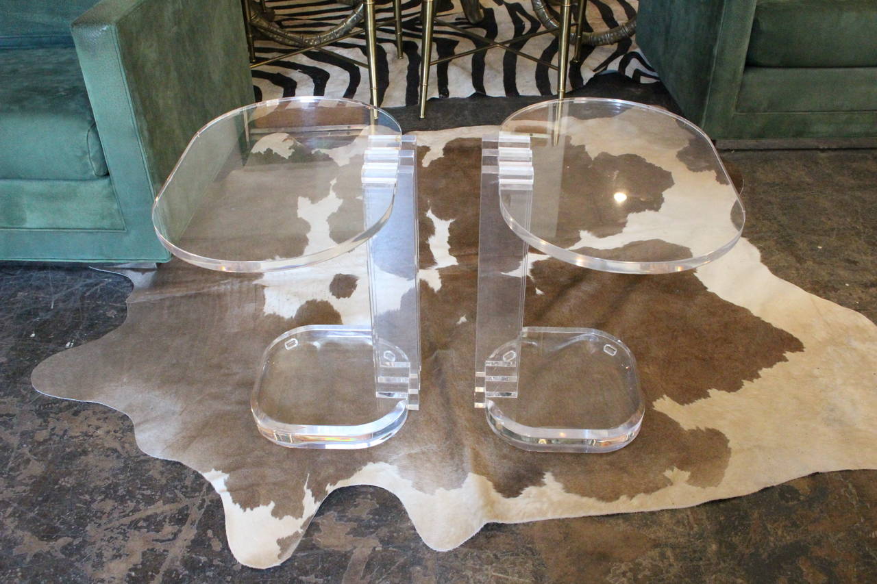 Pair of Lucite Side Tables In Good Condition In Dallas, TX