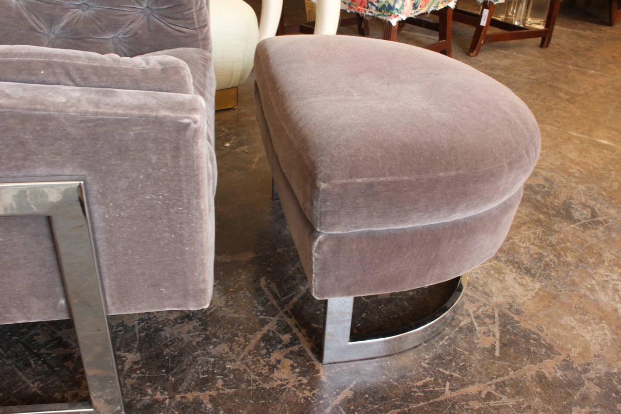 Cantilever Lounge Chair and Ottoman in the style of Milo Baughman In Good Condition In Dallas, TX