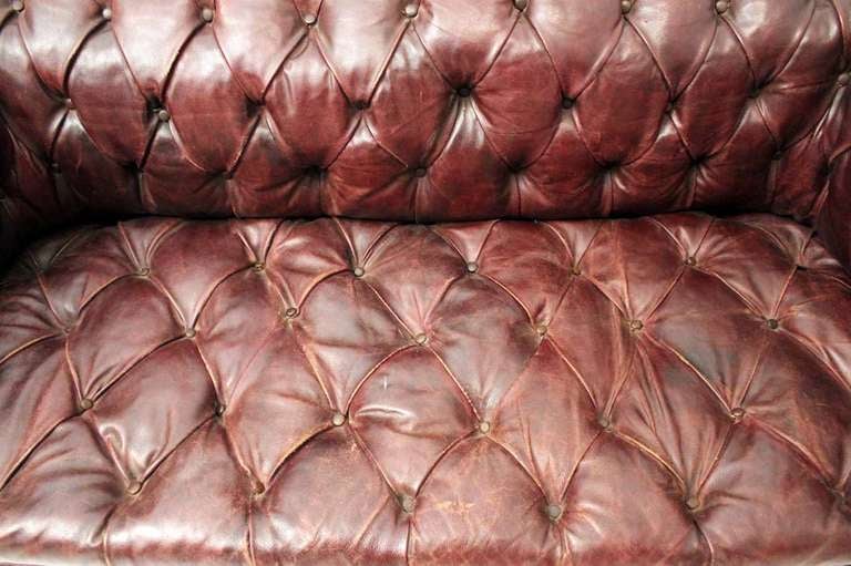 19th Century Red Leather Chesterfield Sofa In Excellent Condition In Gloucestershire, GB