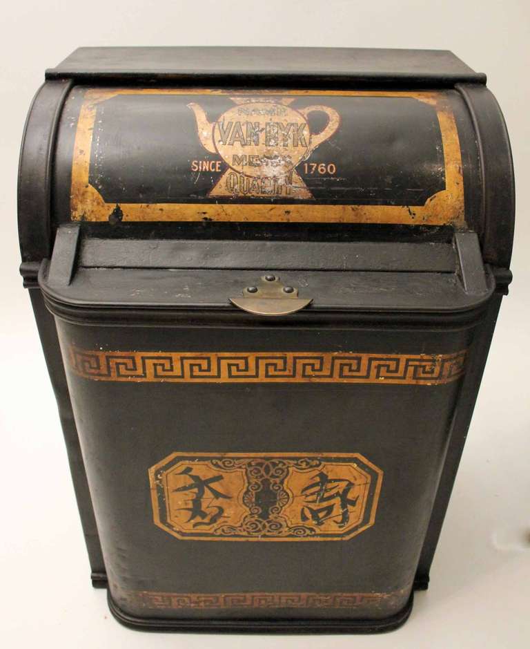A Pair of Late 19th Century Tea Canisters For Sale 6