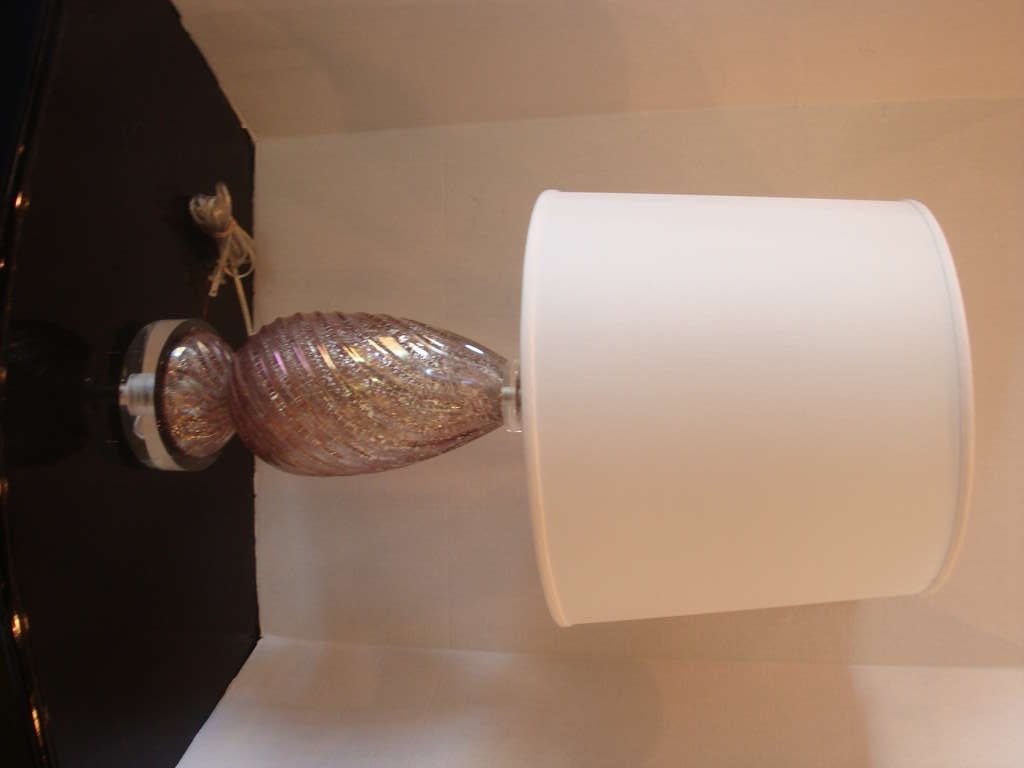italien Lampe en verre de Murano de couleur lavande en vente